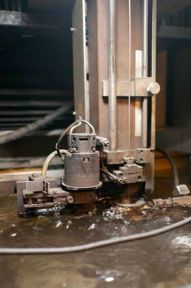 Main cutting tool machine